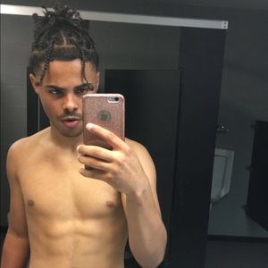 Meet your Posher, Devin